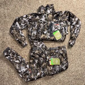 Men's Performance Camo Jacket and Pants Set